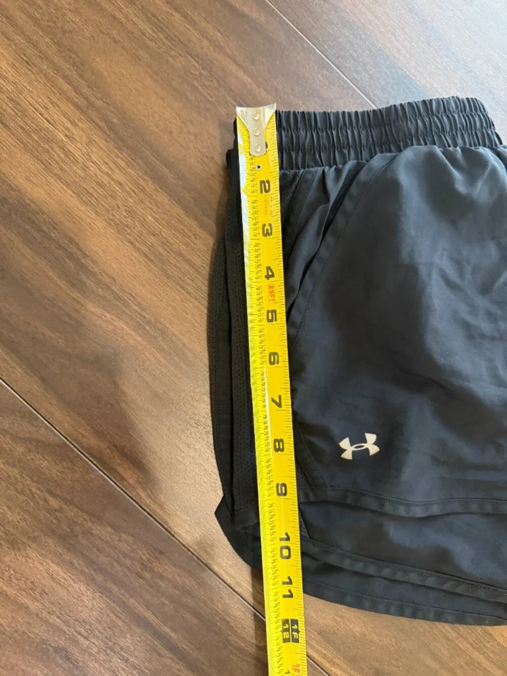 Under Armour Women's Athletic Shorts SM - Picture 9 of 12